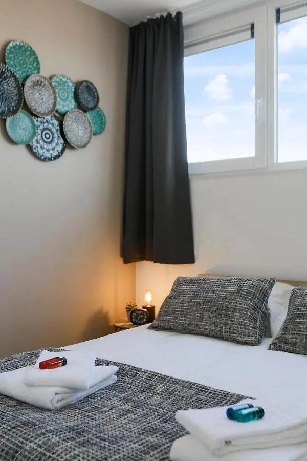 Unique 3-Bedroom Apartment With Parking In The Heart Of Oostende 0*,